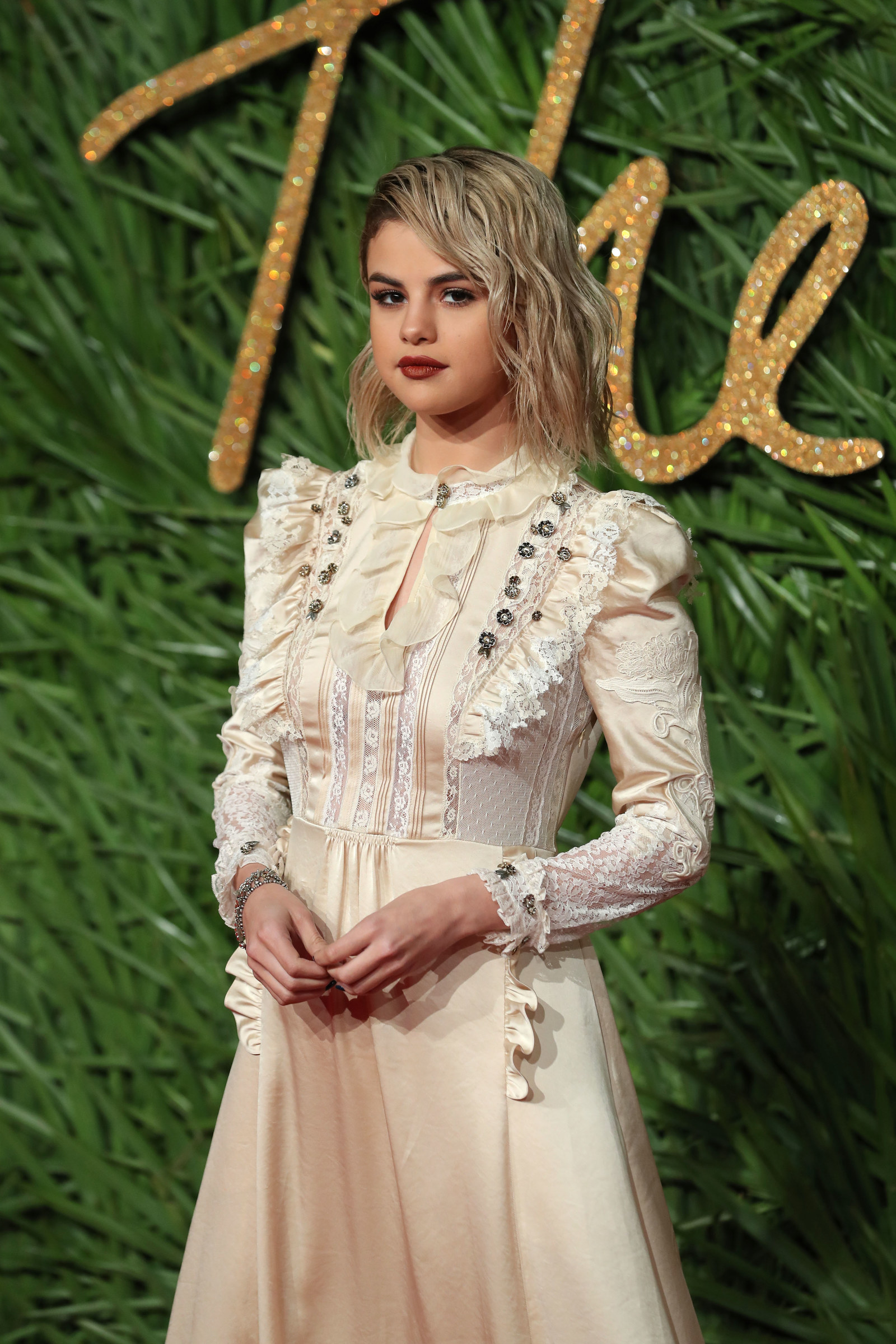 Selena Gomez Splurged Her First Big Paycheck On This Louis Vuitton Product  & It'll A Bang On Product If You're An Entrepreneur!