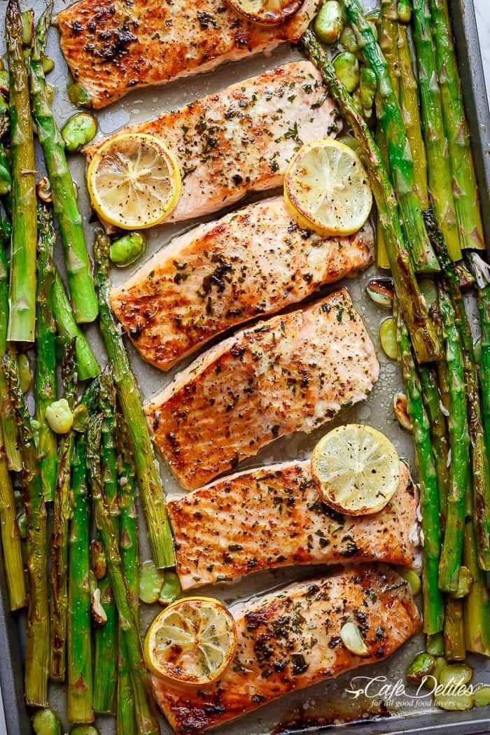 Get the full list at 17 Lower-Carb Meals For Busy Weeknights That Actually Look Delicious.