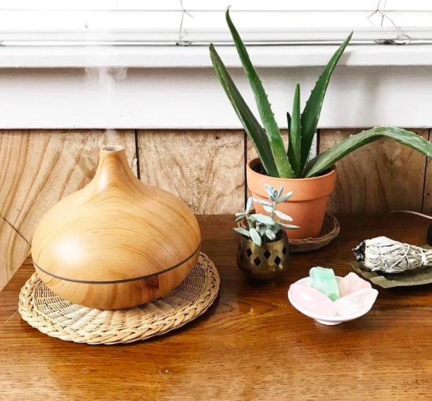 A cool-mist humidifier and essential oil diffuser that can moisten the air and soothe the mind.