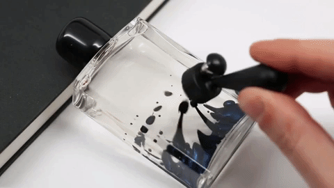 Each bottle comes with a magnet!Get it from Concept Zero for $32.99+ (available in two sizes).