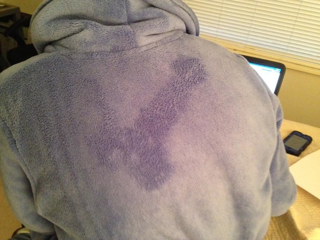 The boyfriend who gave his girlfriend a very sweet back massage, then sent her a photo of what he ACTUALLY did.
