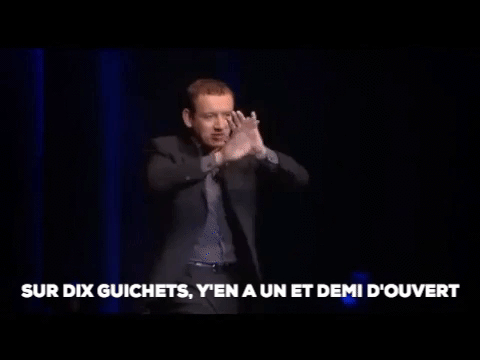 Lorsque Dany Boon préparait Bienvenue chez les Ch'tis (film dont le personnage principal est un employé de La Poste) et qu'il est allé demandé l'autorisation d'utiliser le petit logo jaune et bleu dans son film, il a été particulièrement mal reçu. La raison ? La Poste était en colère contre lui à cause de son fameux sketch dans lequel il rit de la lenteur du service postal. Le directeur des relations publiques de La Poste avait même fini par lui dire : «Mais réalisez-vous seulement le mal que vous nous avez fait ?»