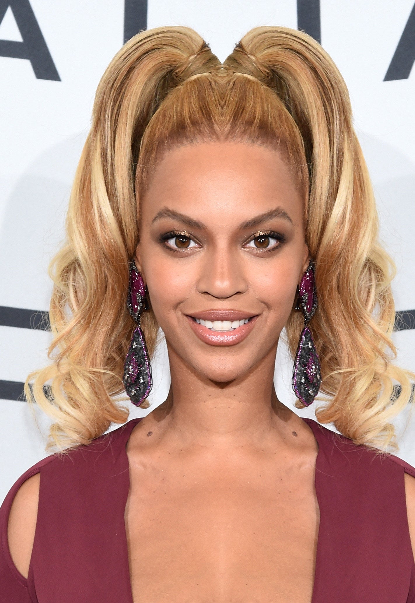 人の顔が左右対称だったらどうなる 美男美女で試した