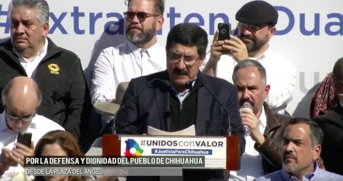 De acuerdo con el gobernador por el PAN, el Gobierno federal ha emprendido una revancha en contra del Estado a través de la Secretaría de Hacienda, pues se ha negado a transferirle recursos ya comprometidos a menos que cese la petición para detener a Duarte y más personas acusadas de corrupción en Chihuahua.