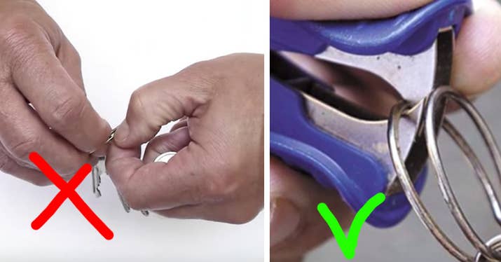 Cómo deberías hacerlo: es muchísimo más fácil con los dientes del quitagrapas. (¡Por fin le encuentras una utilidad al quitagrapas!) Dale un respiro a tus uñas.