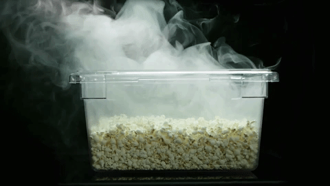 Fumer des aliments n'est ni révolutionnaire ni trop difficile à faire à la maison, c'est le choix de l'aliment que vous allez fumer qui en fait l'originalité. Cette année, les chefs ont fumé toutes sortes de choses inhabituelles, que ce soit des cocktails ou des desserts. Trouvez ici comment vous équiper d'un fumoir intérieur et commencez à expérimenter pour réaliser vos propres créations.