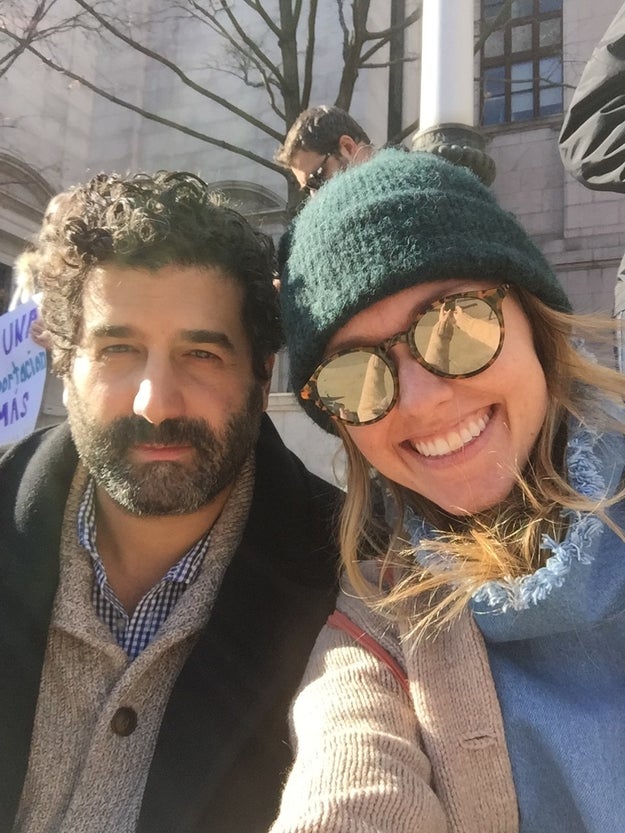 Meet Frank Lesser and Erin Whitis. He's a comedy writer and she works in advertising. The couple were on their way to Saturday's Women's March in New York City when they saw something pretty damn hilarious.