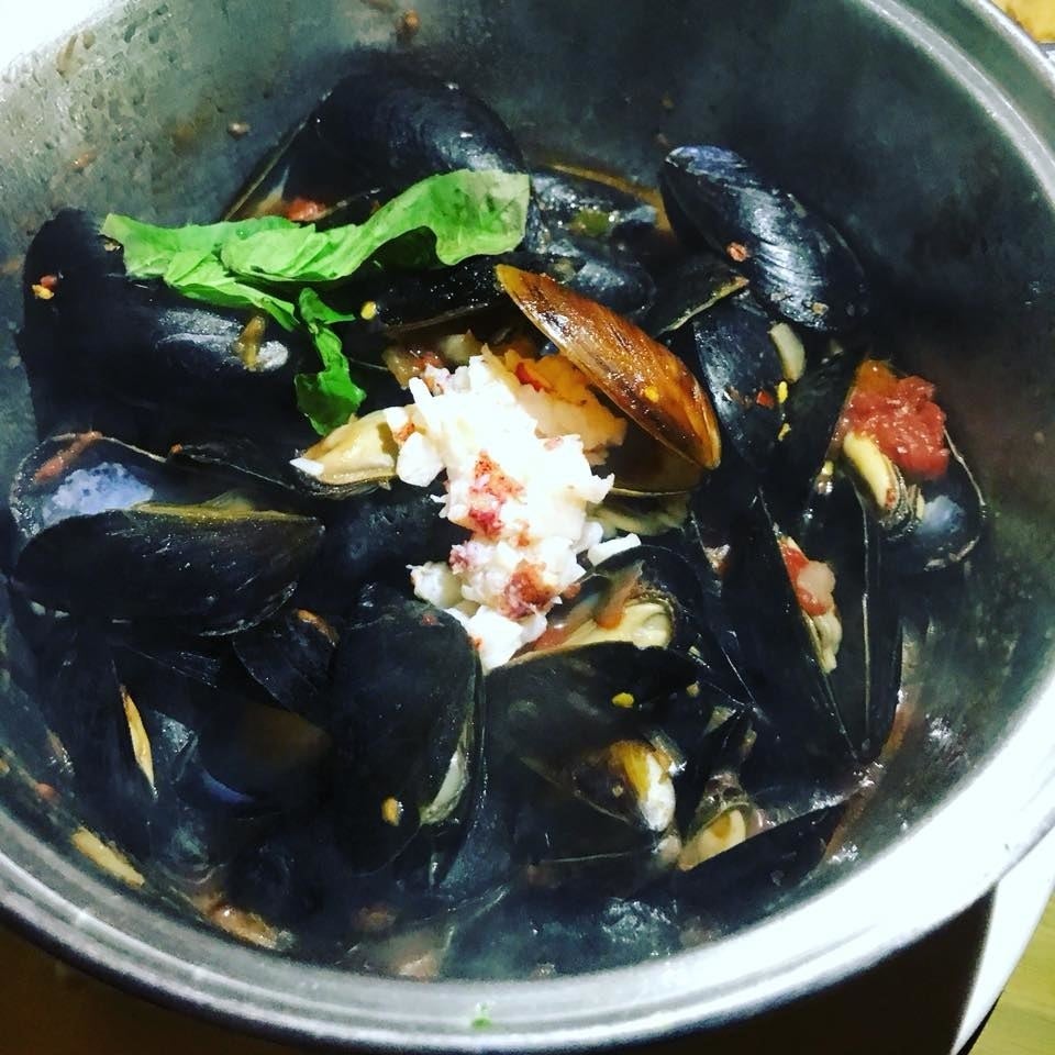 Hands down, the highlight of the evening is what Flex Mussels is best known for - mussels! Prepared in rich, tomato-based sauce, the Angry Lobster features plump PEI mussels and lobster with,San Marzano tomatoes, red wine, and chili flake.