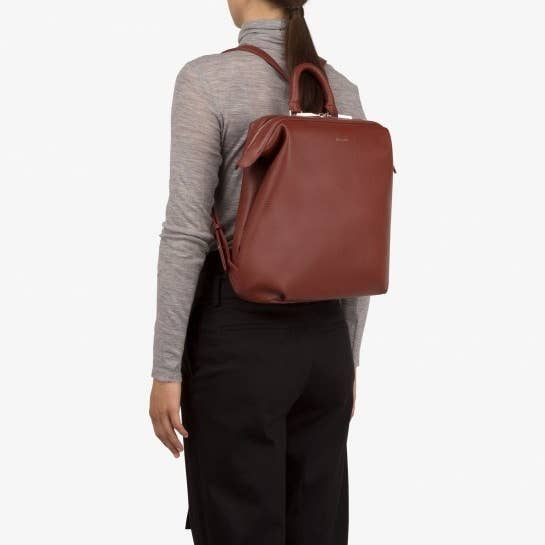 buzzfeed leather backpack Premium Black for Men & Women proof full Best Leather Backpacks for Professionals
