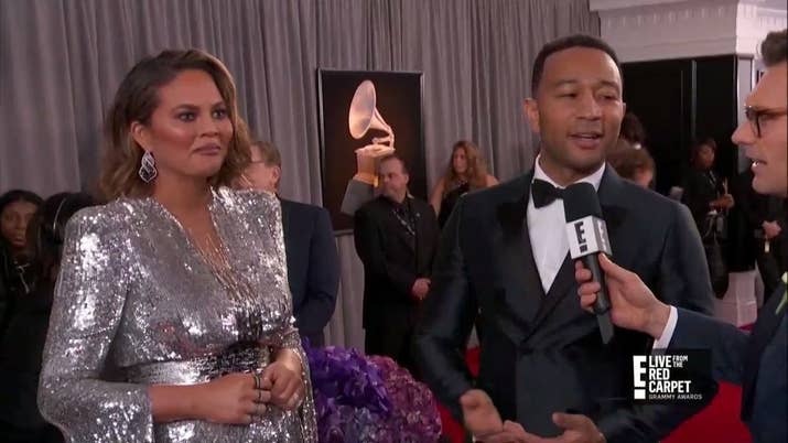 Ekspresi Chrissy Teigen saat John Legend bicarakan tentang toilet di Jepang
