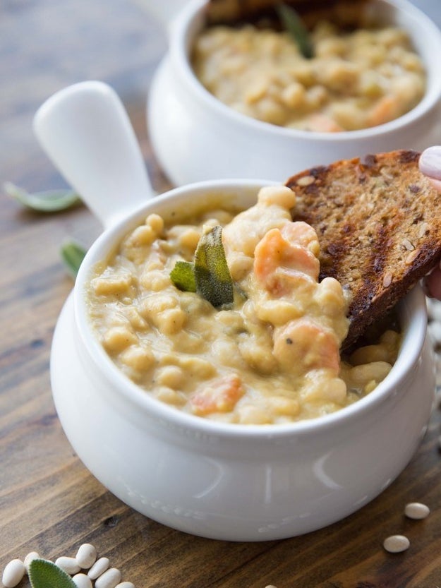 Roasted Garlic and White Bean Soup