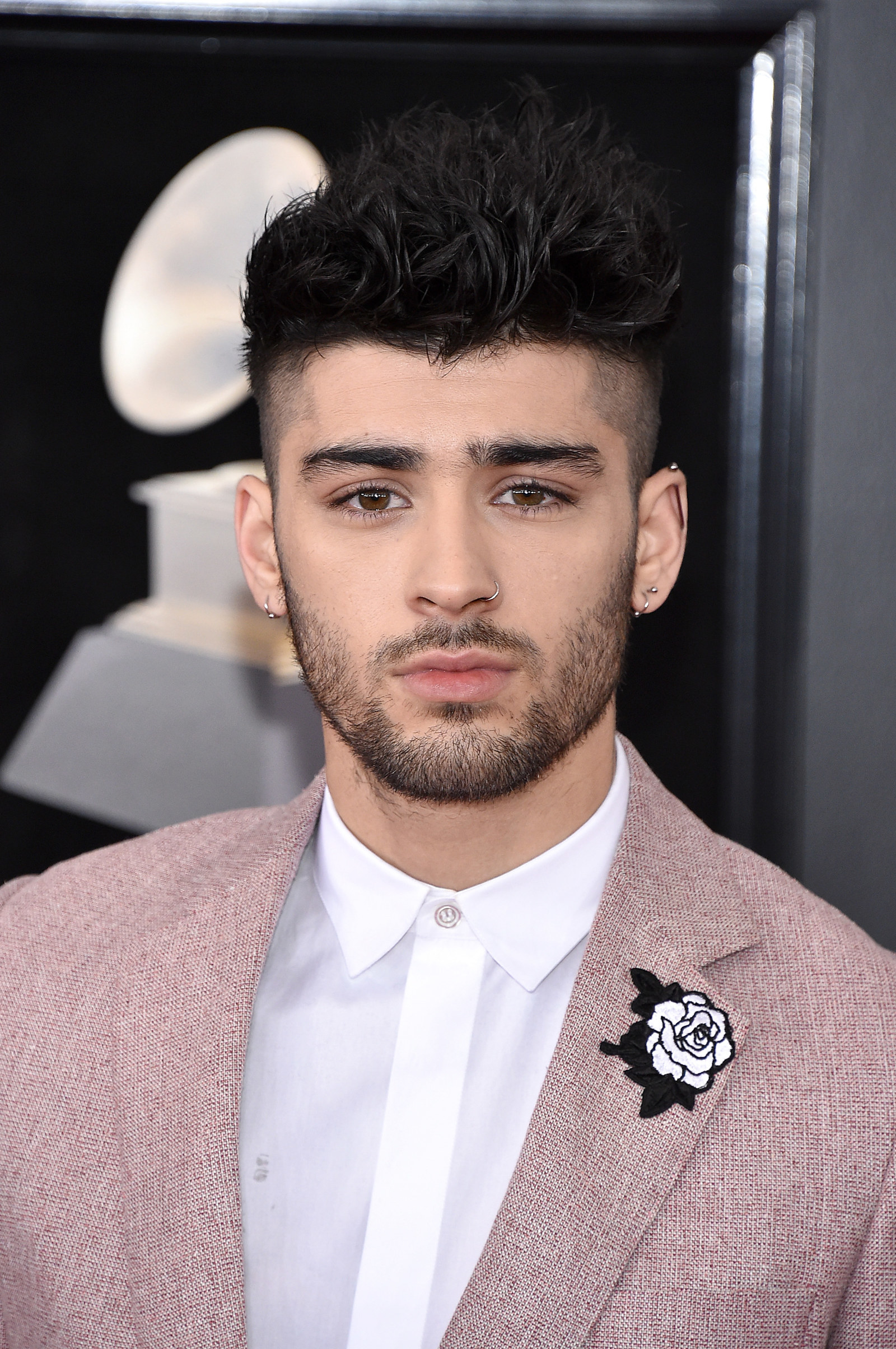 Zayn Wore A Pink Suit To The Grammys And I Now Can't Stand Up For ...