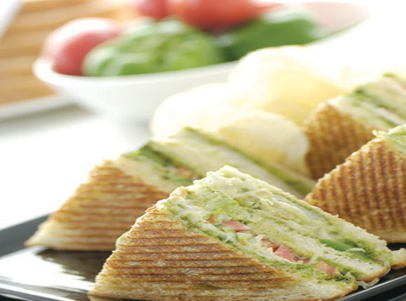 When it comes to well-known veg recipes of India, you can always try making a Vegetable Triple Decker Sandwich! This one’s for the foodies and can be created with almost any filling that you want! This is an amazing lunch cum breakfast option depending on the way you see it! Get the recipe here.