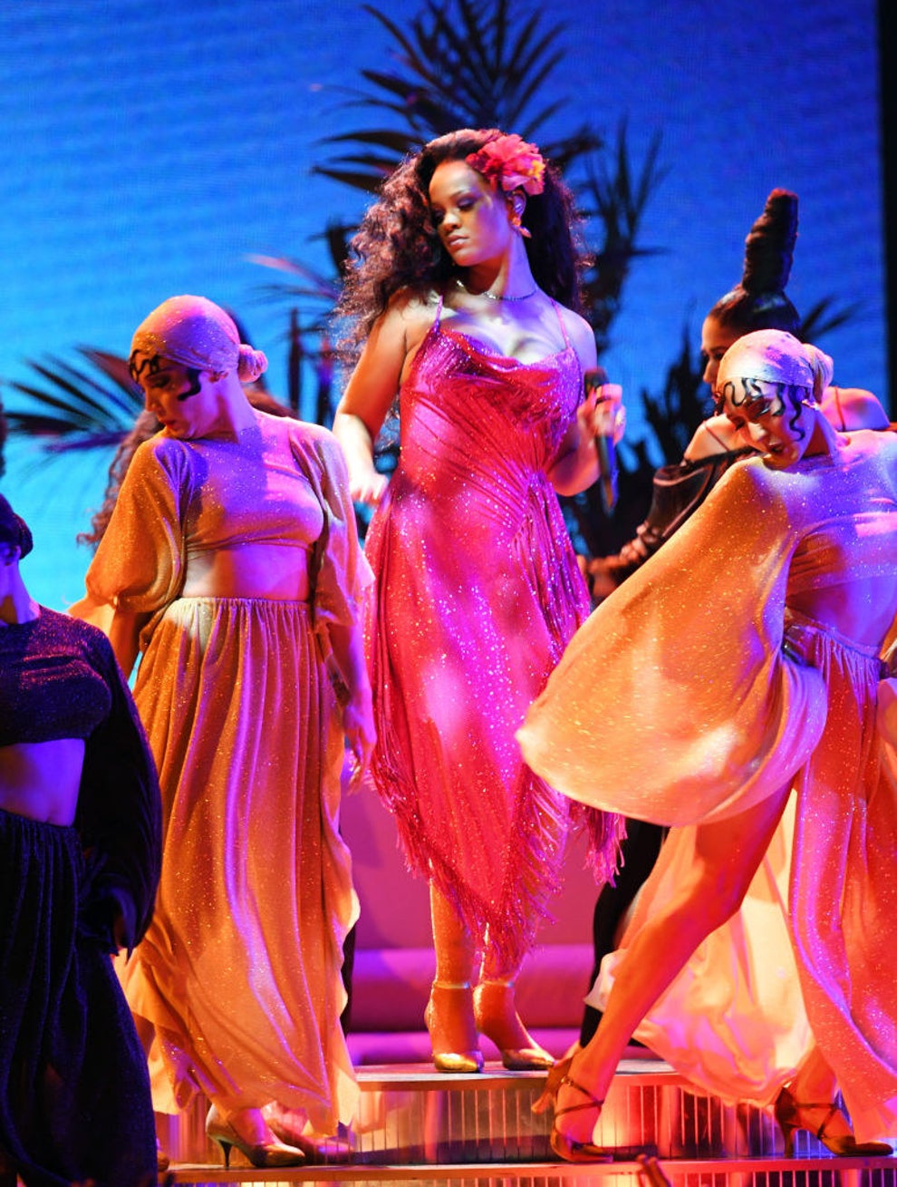 Rihanna Grammys Pink Dress Rihanna Kicks Off December In A Skin-Baring, Bubblegum Pink Dress Rihanna Grammys Pink Dress Rihanna Kicks Off December In A Skin-Baring, Bubblegum Pink Dress