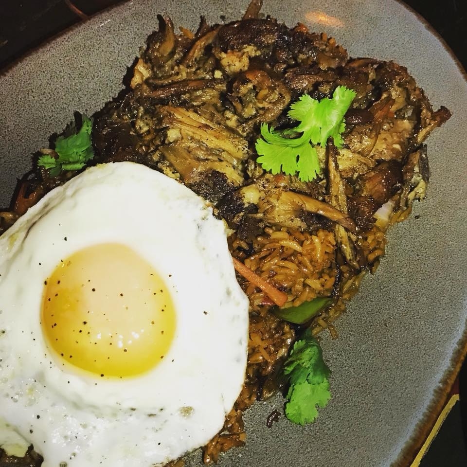 A tasteful ensemble of sour-orange glazed duck and fried rice, the Pato Frito is the perfect entree to satisfy your cravings, especially with the beautiful sunny sid egg on top.
