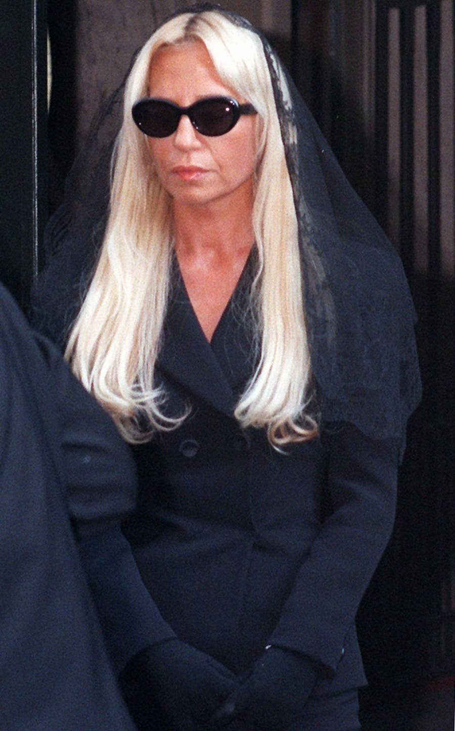 1997年 ヴェルサーチ殺害後に撮影された 心を揺さぶる50枚の写真