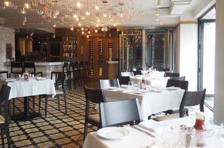 The newest addition to the Bobby Van’s family, Bobby Van's Central Park South (40 Central Park South) boasts prime location right across from Central Park and serves classic grill and fresh seafood menu that is guaranteed to satisfy your cravings.