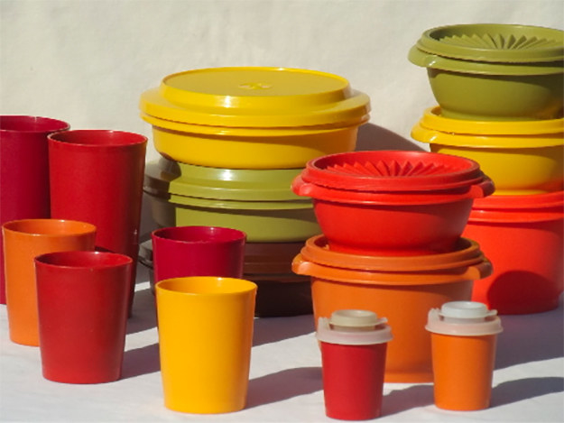 This style of Tupperware containers.