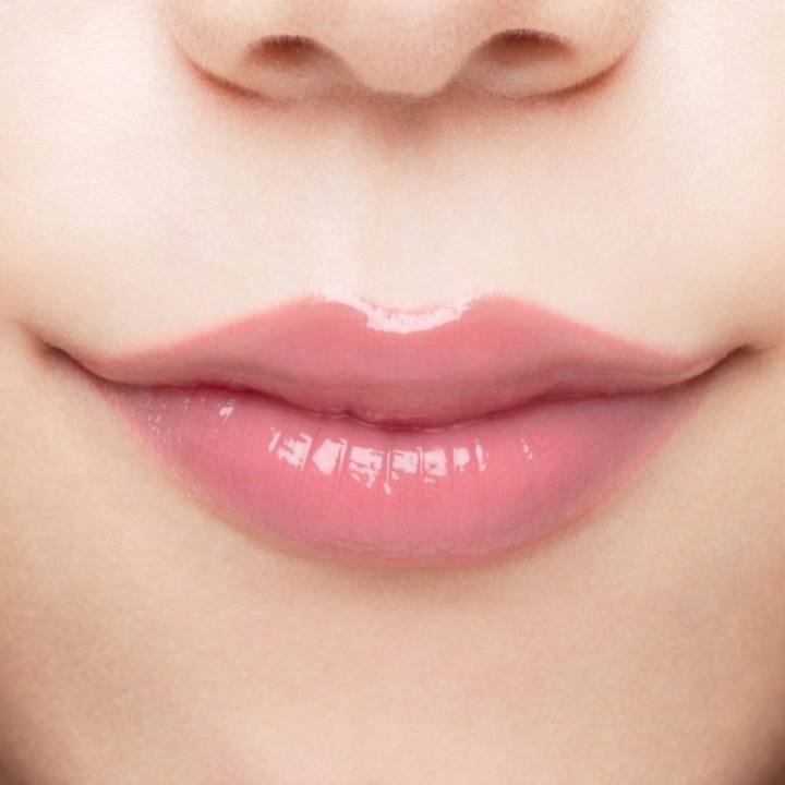 メイベリンの白黒リップは絶対買ったほうがいい 口紅の色が3秒で変わる神アイテム