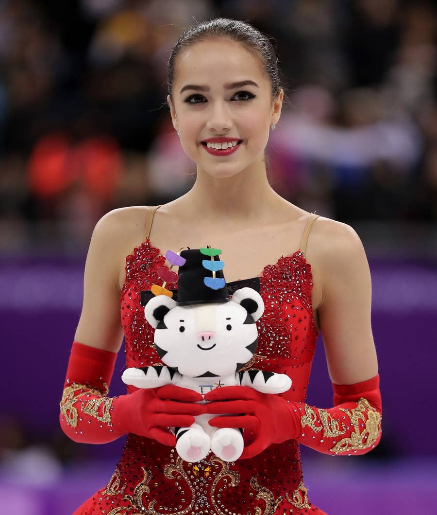 女子フィギュア金メダリスト ザギトワがある日本の美人女優に似ていると話題 女子フィギュア金メダリスト ザギトワがある日本の美人女優に似ていると話題