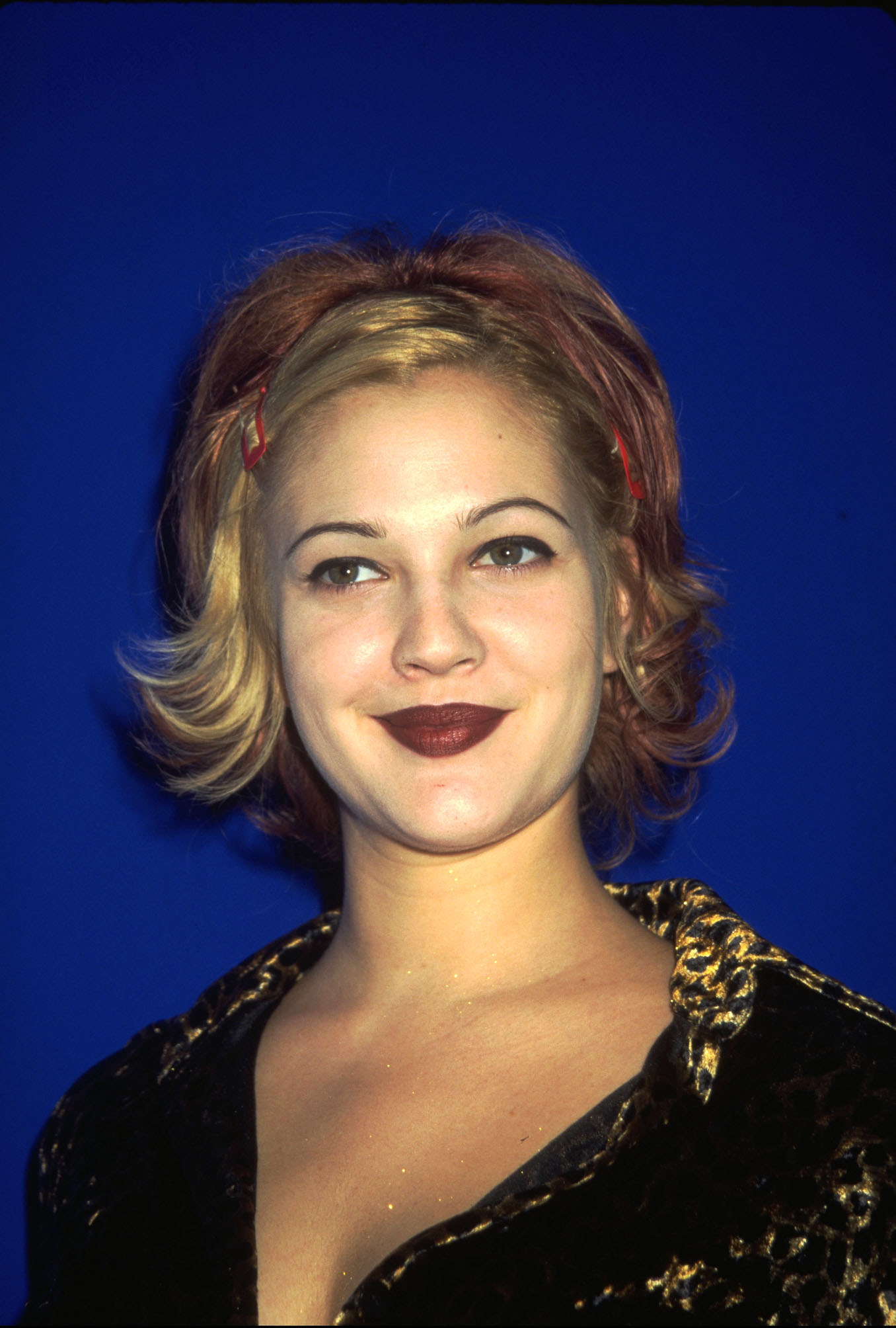 For reference, this was Drew Barrymore's look in the '90s. 