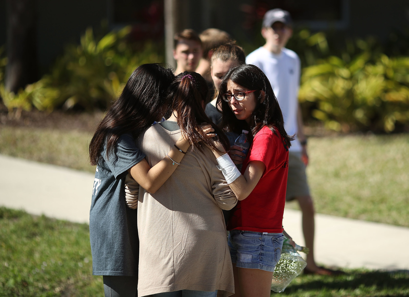 Several Other Armed Sheriff's Deputies Reportedly Waited Outside ...