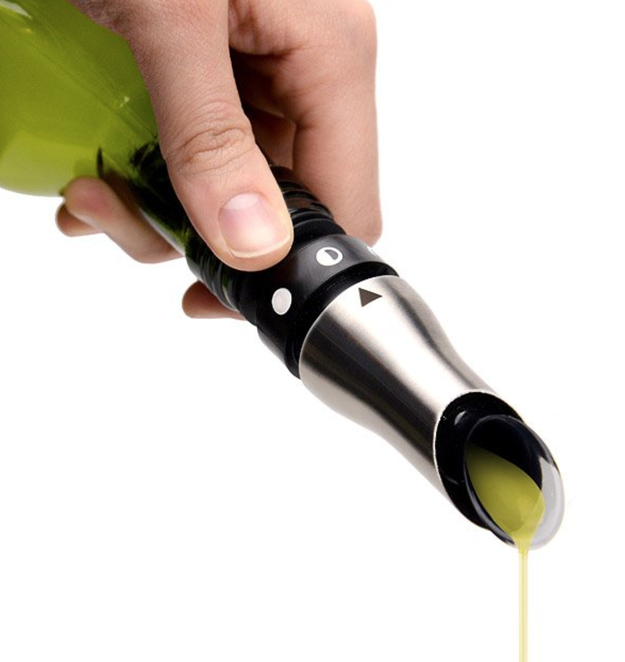 An adjustable oil pourer to get the perfect pour each and every time.