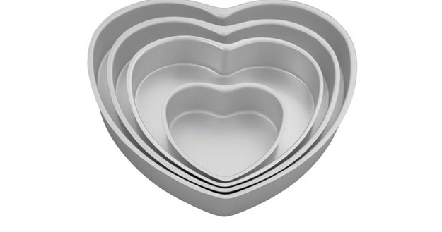 A four-piece heart pan set constructed from extra-heavy-gauge aluminum for pro-level results.
