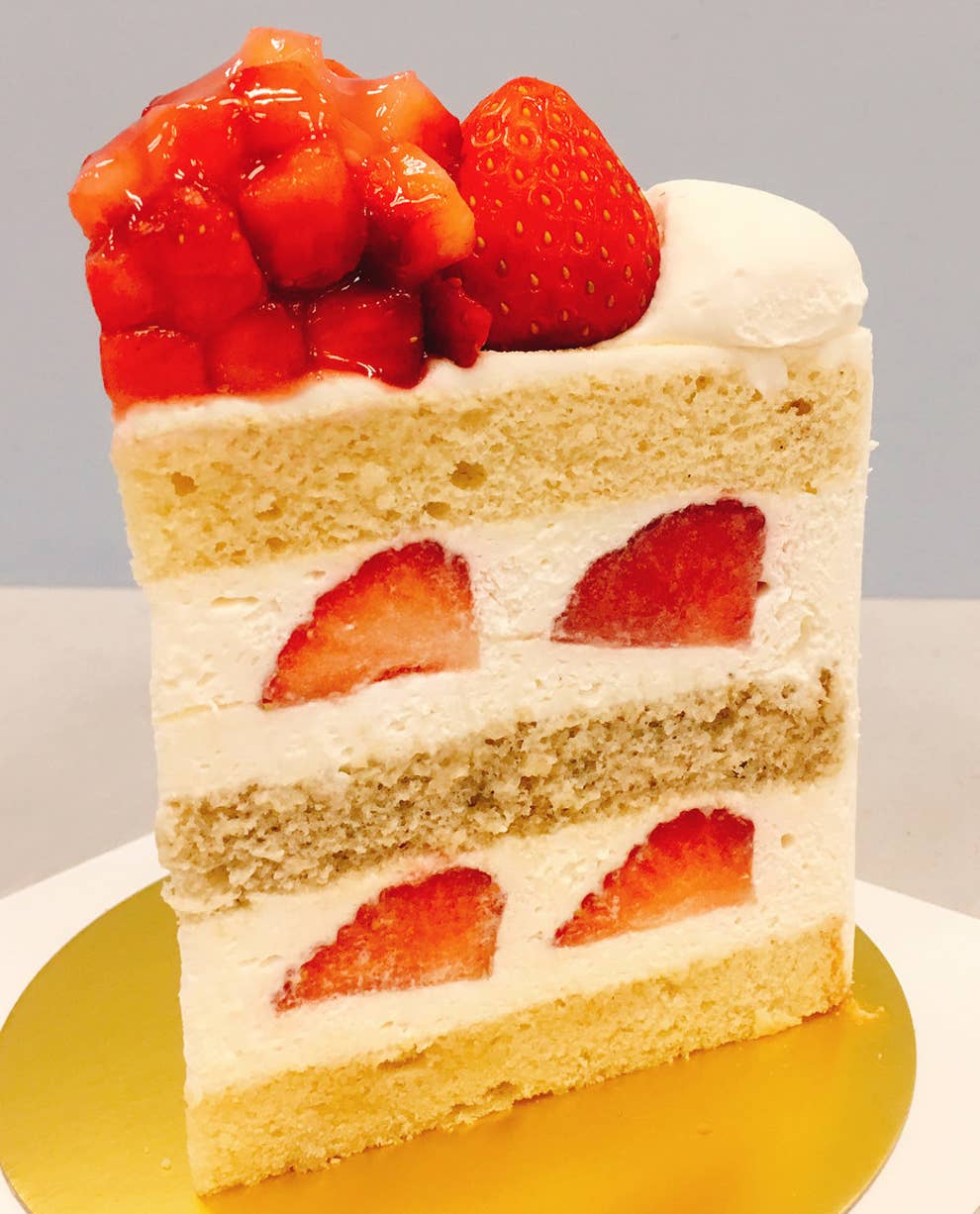 貴族が食べるケーキ見つけた