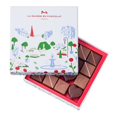 La Maison du Chocolat’s Valentine’s collection is a stylized study in Parisian landscape architecture. Nicolas Cloiseau sets the stage for strolls through Paris’ verdant pathways and hidden ponds, from rows of linden trees to the orangeries of the gardens. Tenderness is infused into this year’s Valentine’s Collection depicting the City of Lights in a beguiling melody of fragrances and flavors.