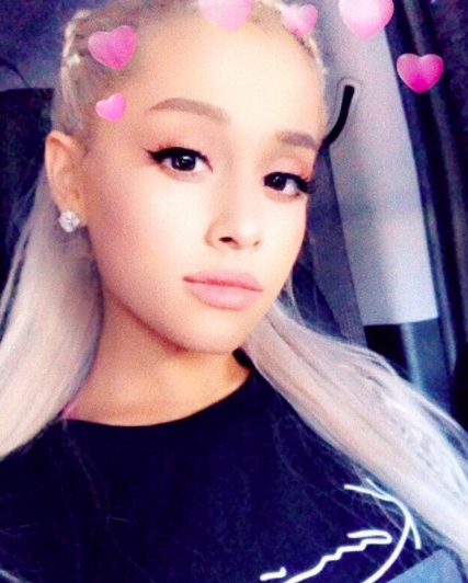 Ariana Grande Has A Message For Fans Who Take Selfies With Her