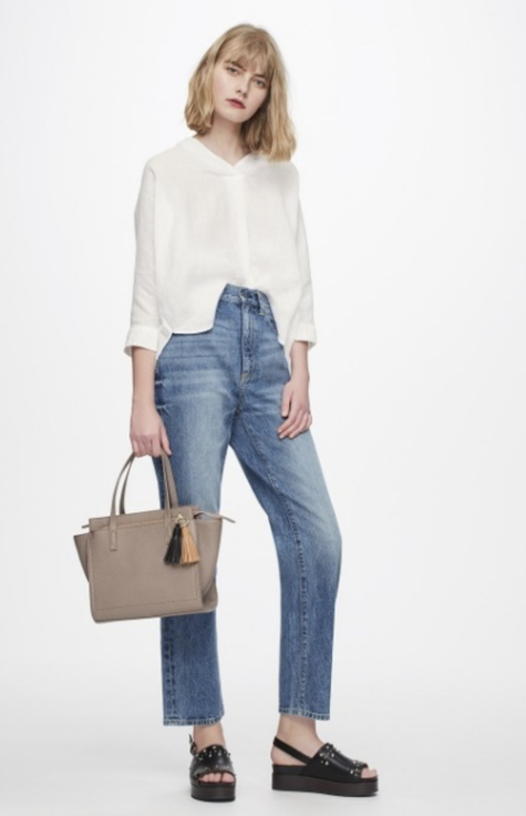 Snsで大絶賛 Guの ハイウエストストレートジーンズ はペタンコ靴でも美脚効果が最強