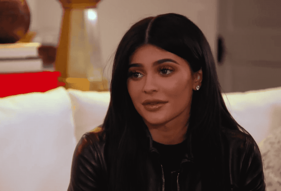 Kylie Jenner trades her dresses for sweatpants & Louis Vuitton slippers in  makeup-free selfie amid rumors she's pregnant