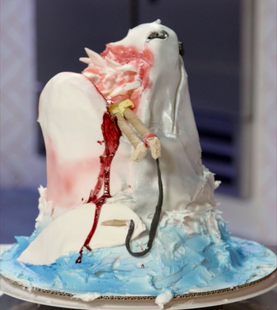 10 Wedding Cake Fails Caught on Film (Slideshow)