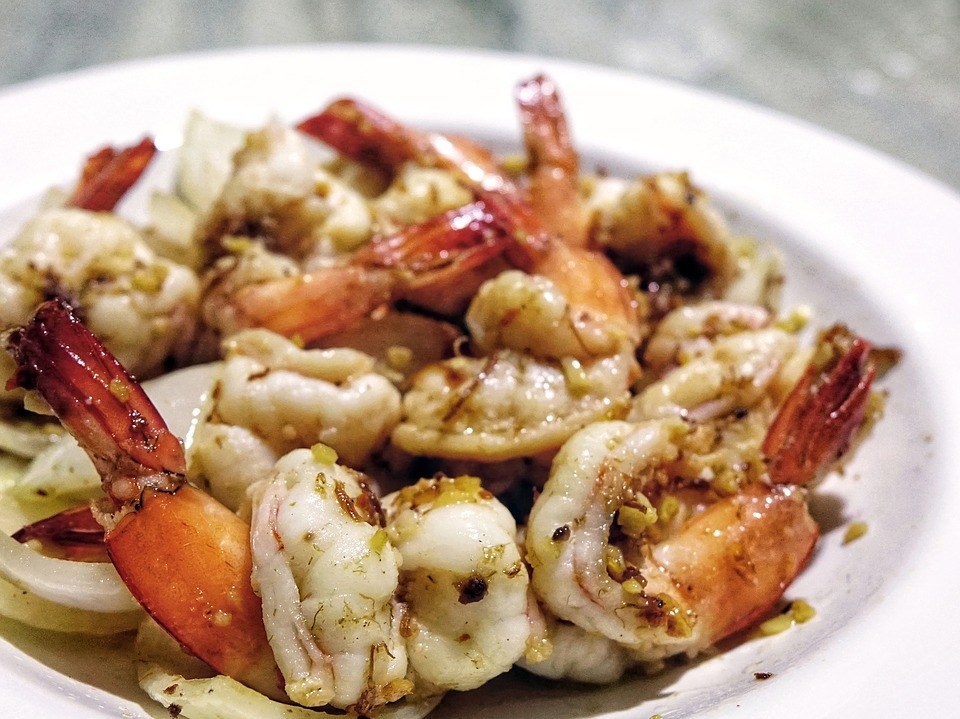 Maldivian cuisine is made up of distinct flavors and aromas that can be quite exotic for first-time visitors. Seafood features prominently in local dishes, while a traditional meal is generally made up of rice, garudhiya which is a kind of fish broth and various spicy curries.