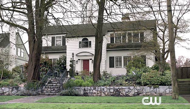 Only True Riverdale Fans Can Score At Least 13 16 On This Quiz