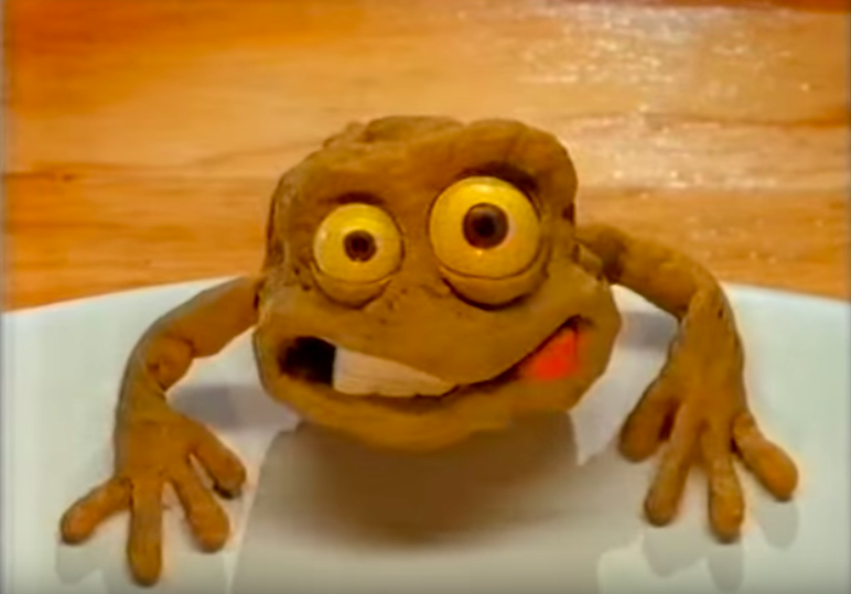 Why it was so good: Uhhhh, munchies were the bomb. I don't know if they exist anymore, but I want them now. Sidenote: Now that I'm re-watching this ad, I realise it's basically a chicken eating another chicken. Hmmm. Iconic line: "It wasn't me Mum, it was the cat, yeah, the cat! Honest."
