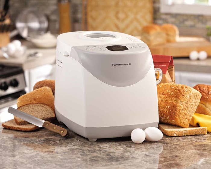 Making my First Loaf of Bread with my New Hamilton Beach Breadmaker 