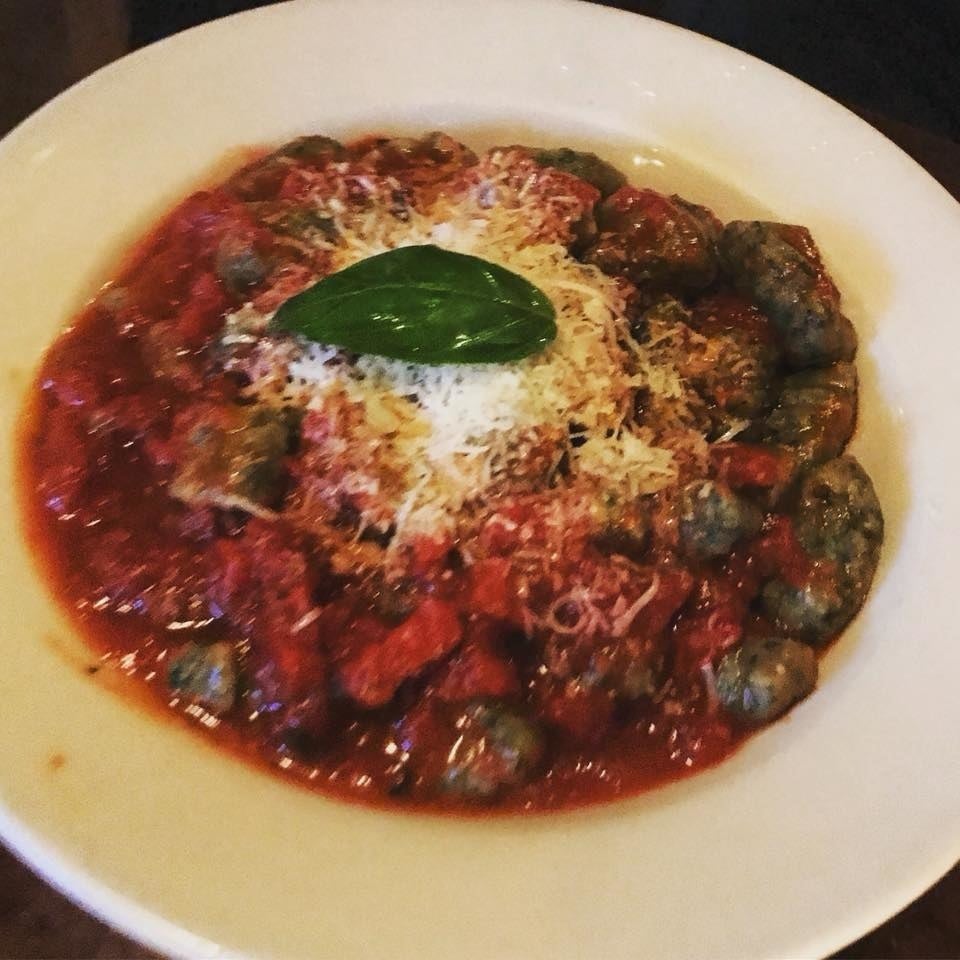 The Dad's Marinara with Kale Gnocchi is a firework explosion in your mouth. The soft, fluffy gnocchi made of kale has cloud-like textures, balanced with slightly spicy marinara sauce with chunks of sweet, succulent tomatoes.