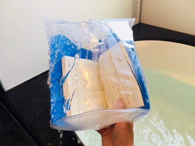 お風呂で読書 が捗りまくる 最高の便利グッズを見つけたよ