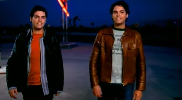 ♬ WOULD YOU LOOK AT HER? SHE LOOKS AT ME. ♬
