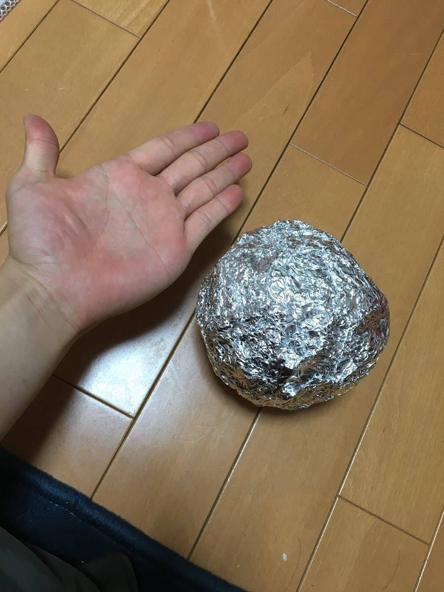 アルミホイルを2時間叩き続けた結果 こんなにピカピカになりました