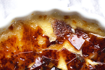 Conheça o crème brûlée, o doce francês com casquinha crocante