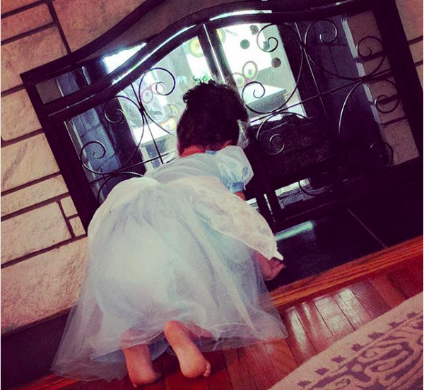 This mom, who played "Cinderella" with her kid to get her to scrub the floors: