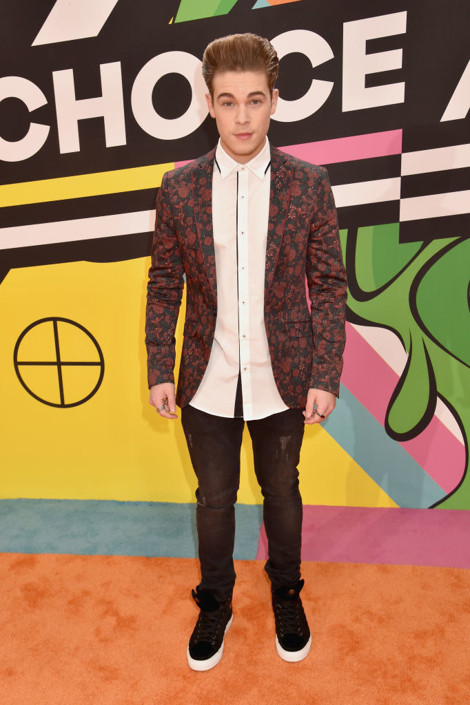 This Is What Celebs Wore On The Kids' Choice Awards' Orange Carpet