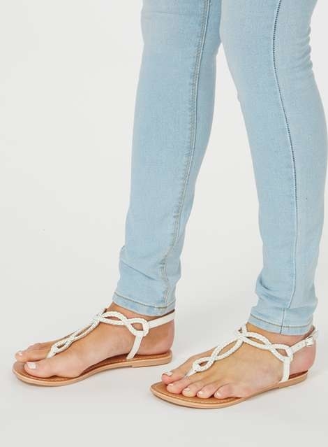 good sandals for wide feet
