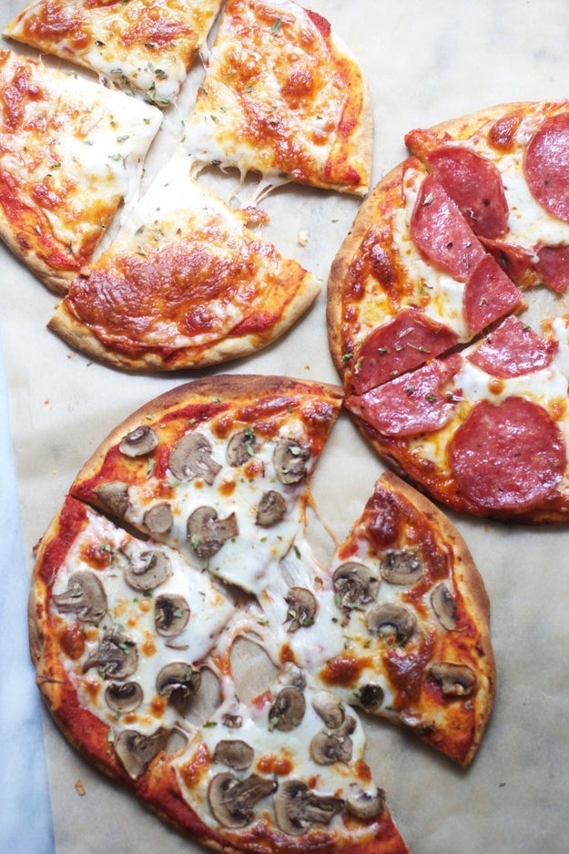 Satisfy your cheesy cravings without ordering takeout (or suffering in the kitchen) with an easy-peasy five minute pizza recipe. Is this dinner for the rest of your life? Probably.