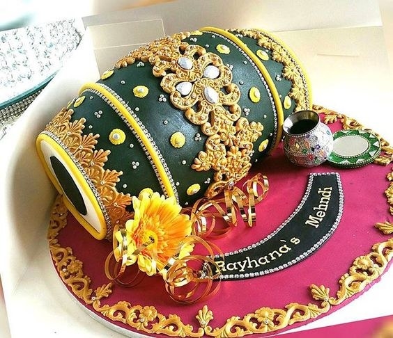 This dholak cake looks unreal. I was amazed just like you ae when i set my eyes upon it. You can surprise the bride with a dholak or a shehnai cake on her mehendi day and make it extra special.