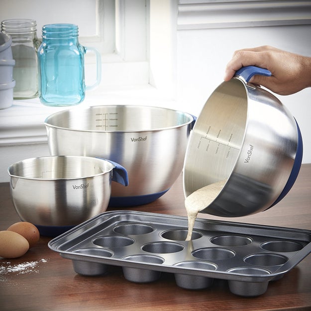 End any struggles with measuring by enlisting the help of stainless steel mixing bowls with measuring guide markings. No math, no problem.