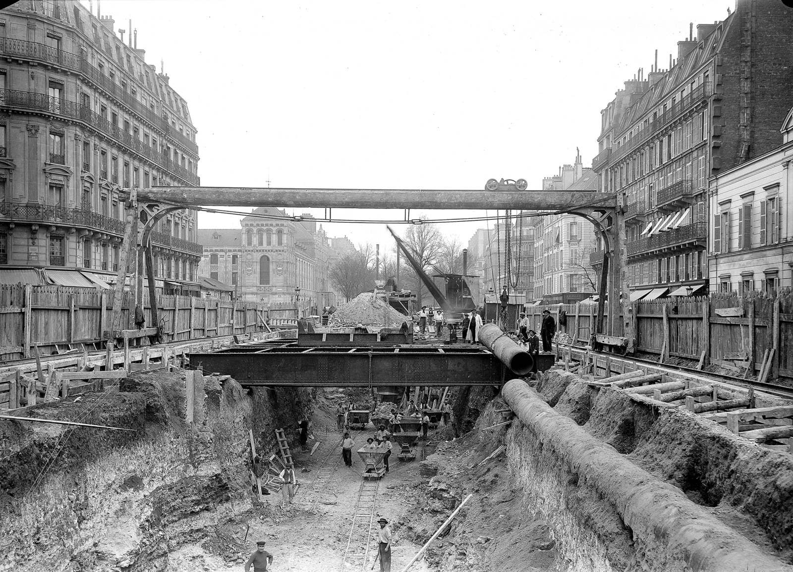 Construção do metrô na Rue de Rome em 17 de março de 1902.